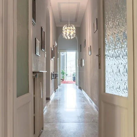 Easylife - Elegante Dimora Sul Lago Di