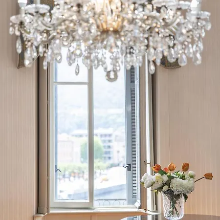Easylife - Elegante Dimora Sul Lago Di